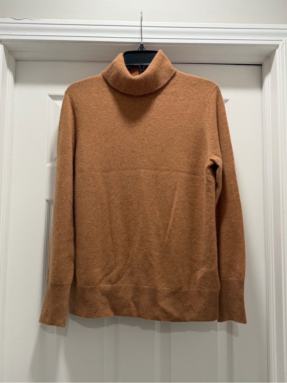 Halston Women's 100% Cashmere Turtleneck Sweater in Camel Brown